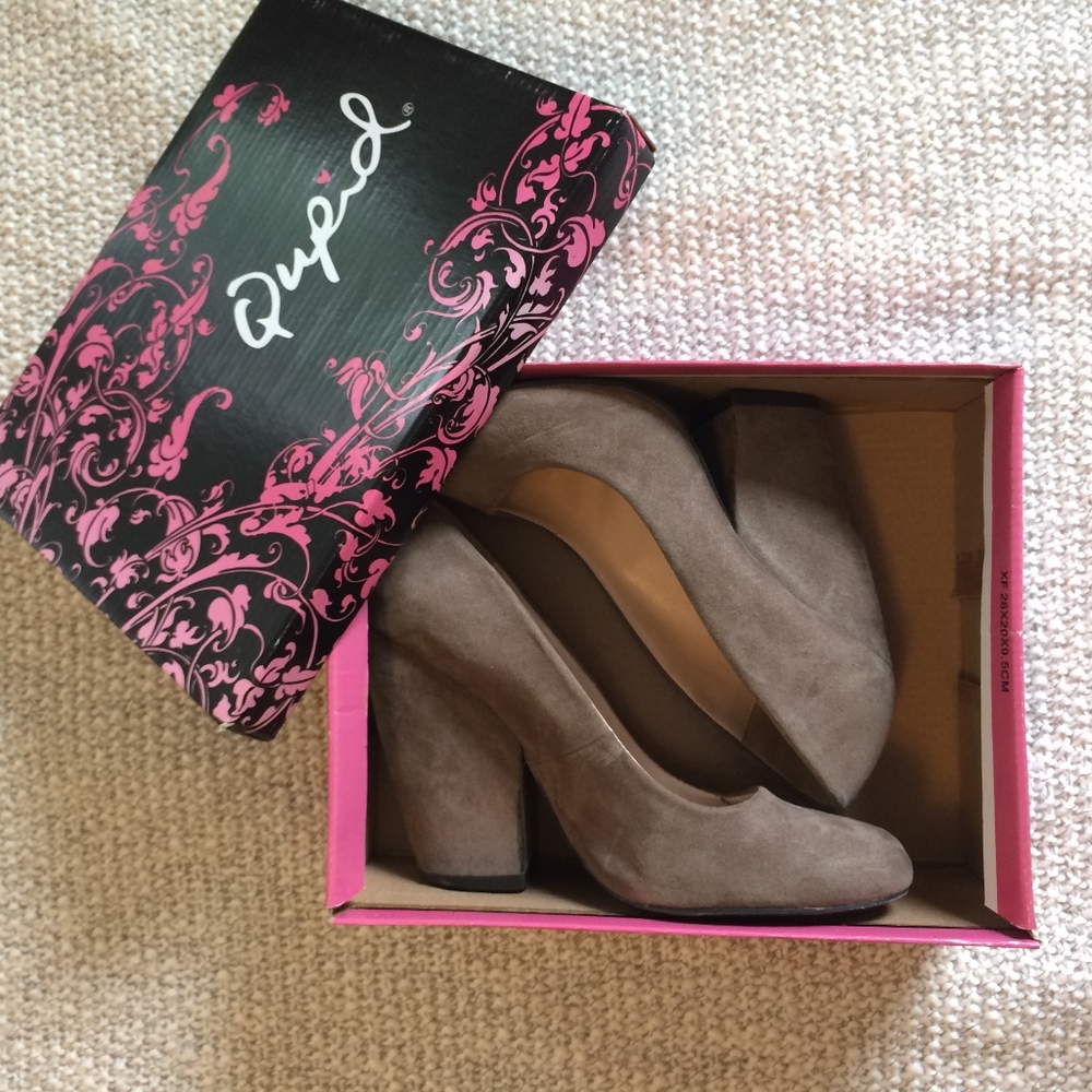 Suede Chunky Heel Pump